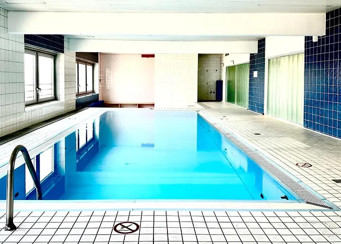 Domspitzen-blick, Cooles 2 Mit Indoor-swimmingpool Auf Dem Dach, Kueche Und Smart-tv كولونيا
