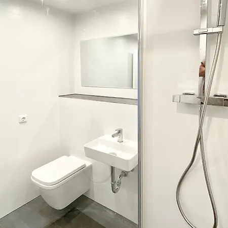 Domspitzen-blick, Cooles 2 Mit Indoor-swimmingpool Auf Dem Dach, Kueche Und Smart-tv *