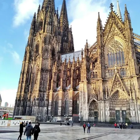 아파트 Domspitzen-blick, Cooles 2 Mit Indoor-swimmingpool Auf Dem Dach, Kueche Und Smart-tv *
