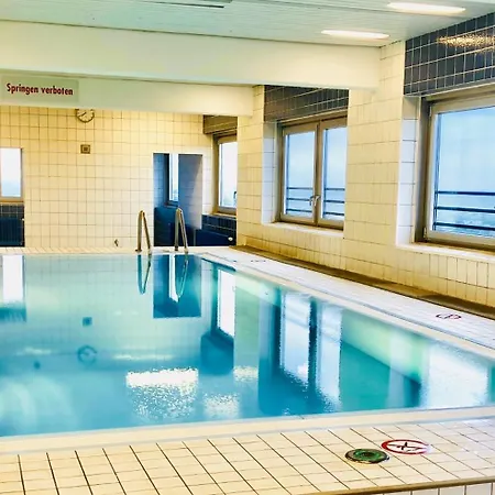 아파트 Domspitzen-blick, Cooles 2 Mit Indoor-swimmingpool Auf Dem Dach, Kueche Und Smart-tv 쾰른