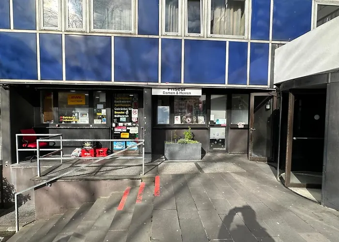 Domspitzen-blick, Cooles 2 Mit Indoor-swimmingpool Auf Dem Dach, Kueche Und Smart-tv Lägenhet Köln