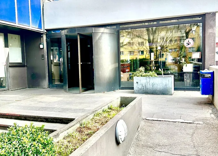 Domspitzen-blick, Cooles 2 Mit Indoor-swimmingpool Auf Dem Dach, Kueche Und Smart-tv * ケルン