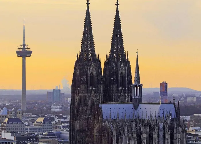 Domspitzen-blick, Cooles 2 Mit Indoor-swimmingpool Auf Dem Dach, Küche Und Smart-tv Apartamento