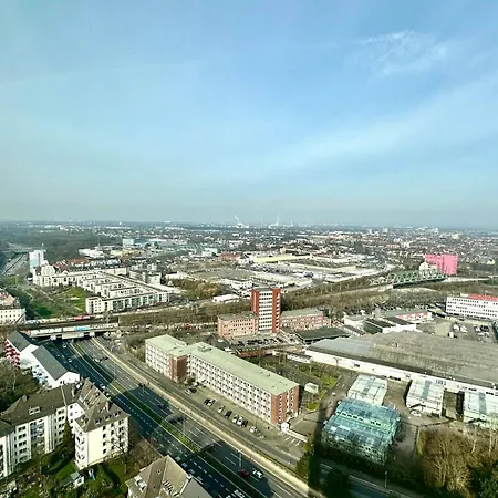 Domspitzen-blick, Cooles 2 Mit Indoor-swimmingpool Auf Dem Dach, Kueche Und Smart-tv * Köln
