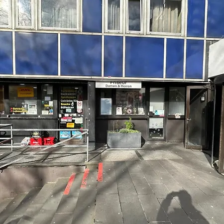 Domspitzen-blick, Cooles 2 Mit Indoor-swimmingpool Auf Dem Dach, Kueche Und Smart-tv Apartman Köln